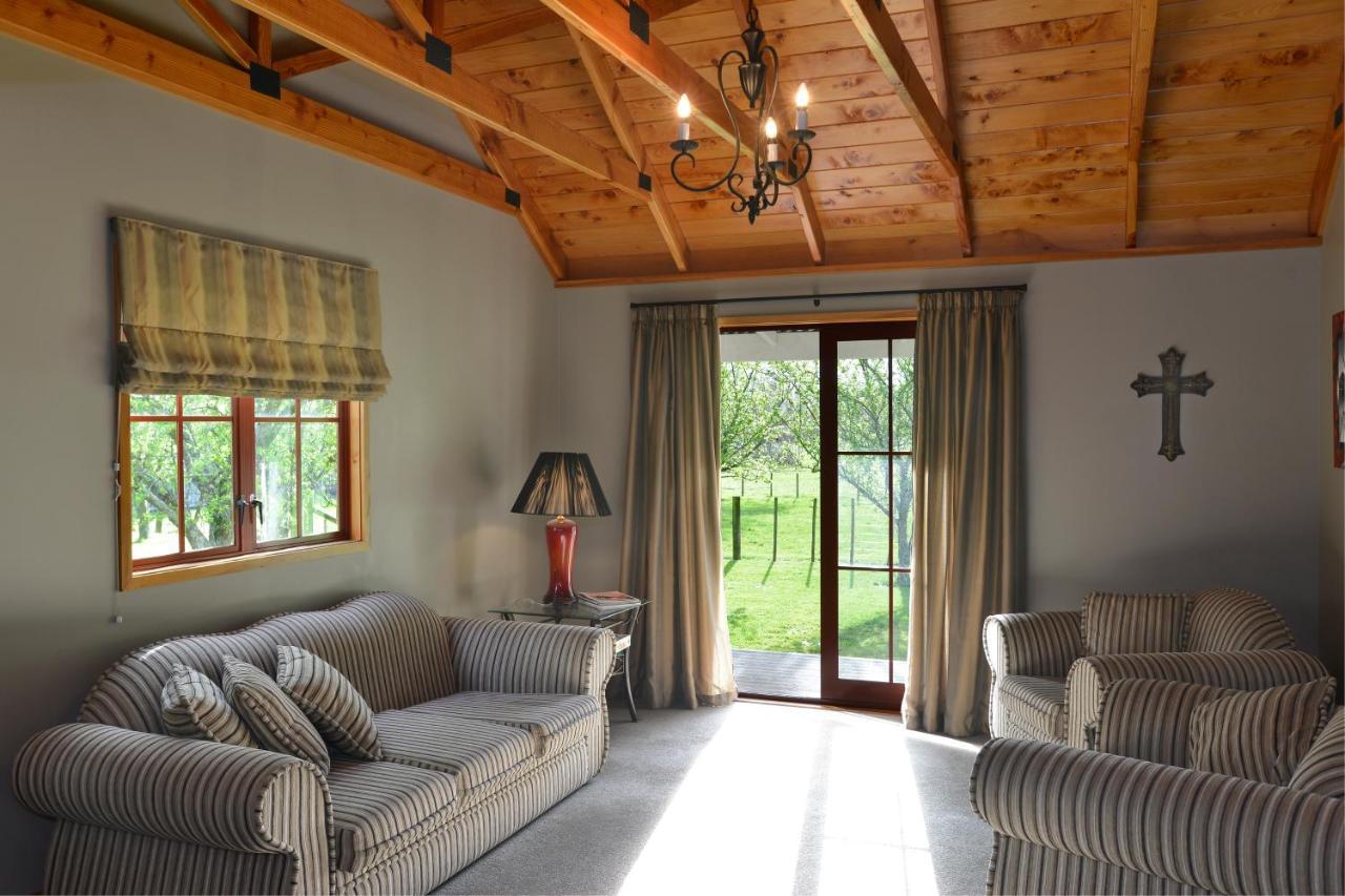 Terracotta Lodge & Cottages Carterton Экстерьер фото